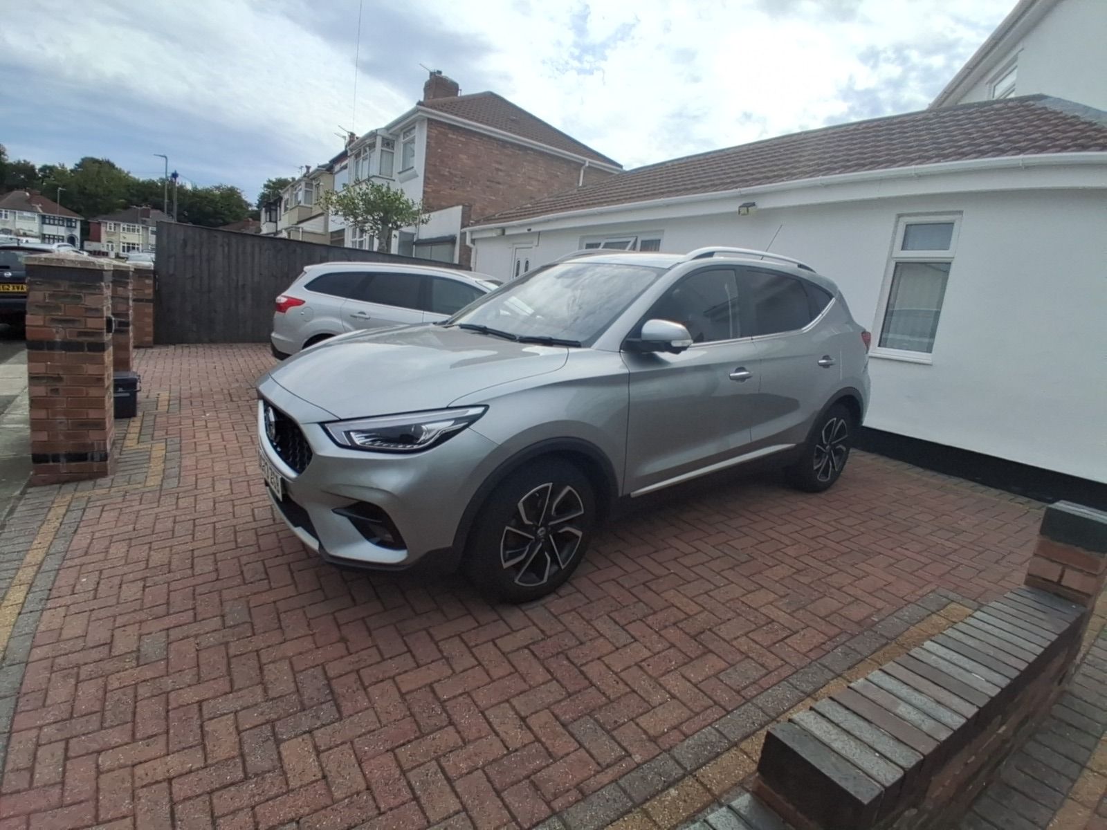 MG ZS