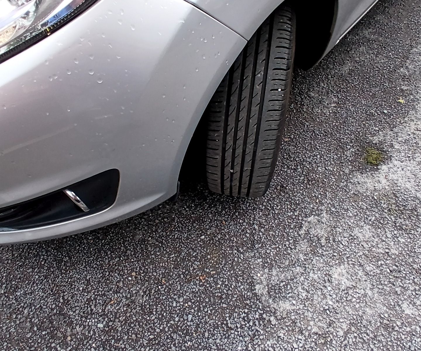 passenger_front_side_tyre