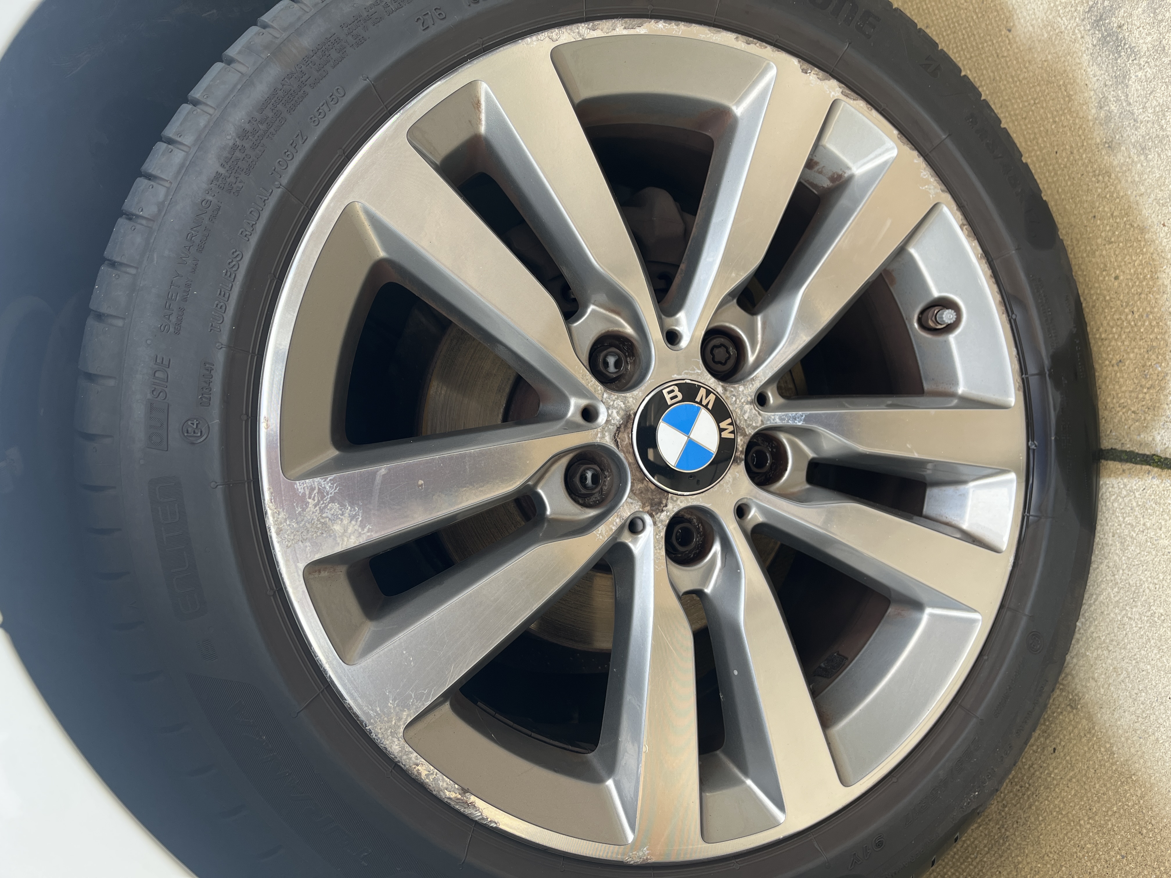 Scraped or kerbed alloy